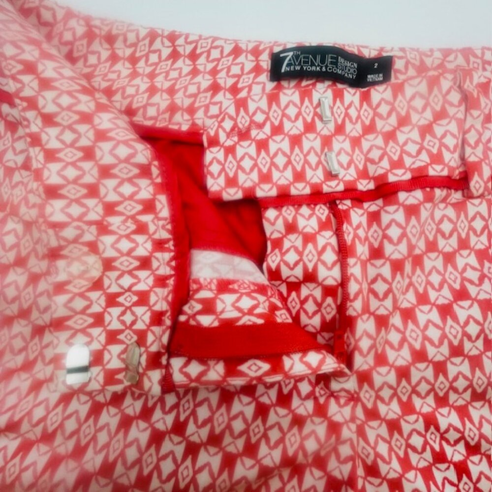 7TH Avenue Design Studio NY & Co. Salmon & White Women's Cuffed Shorts - Size 2 - Picture 3 of 14